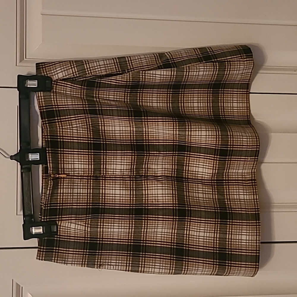 Urban Outfitters Checkered Mini Skirt in Tan and Black - Picture 2 of 4